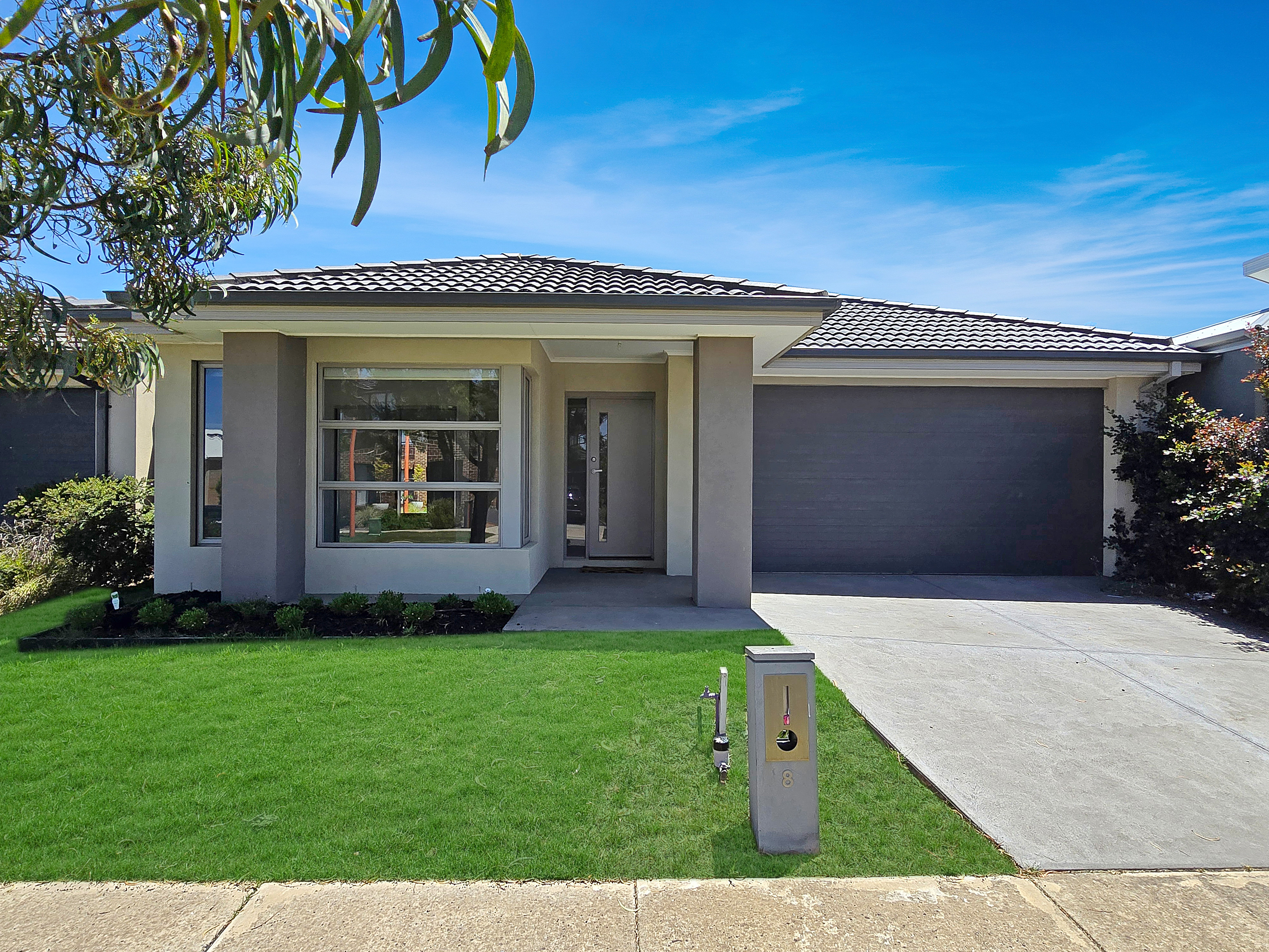 8 Grammar Street, MOUNT DUNEED