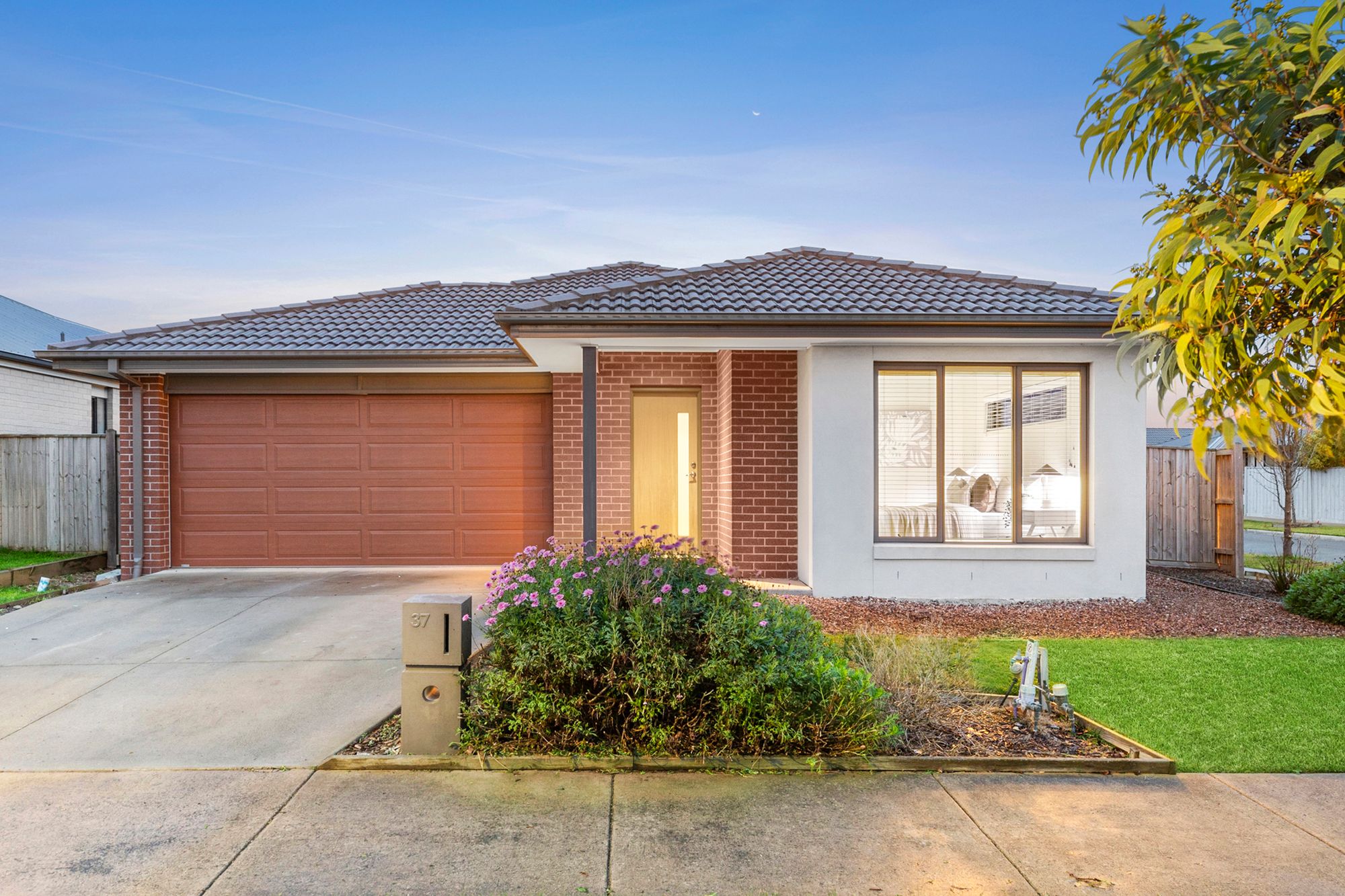 37 Bramley Avenue, CHARLEMONT